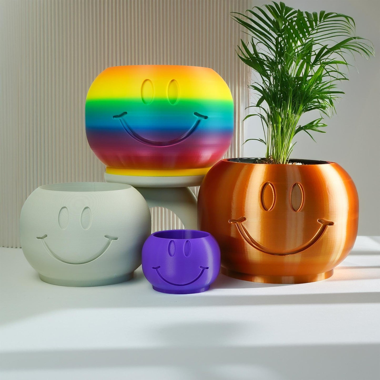 Smiley Face Plant Pot with Drainage and Drip Tray – Cute Ghibli Decor Planter | Kawaii Hypebeast Pots for Plants | Cubicle & Classroom Decor