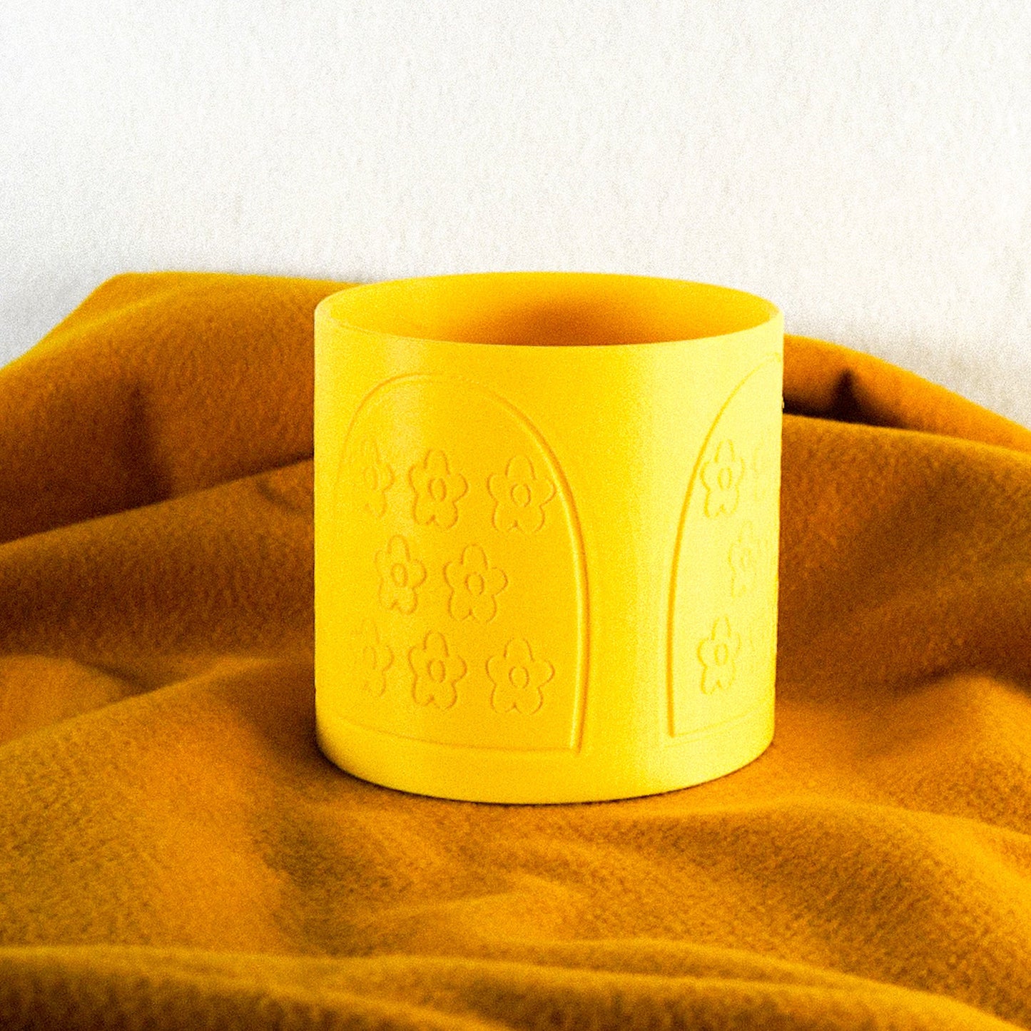 Flowers in the Window Planter - Rosebud HomeGoods 4 Inch Black With Saucer MODERN HOME GOOD