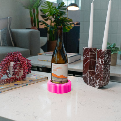 Mid Century Ribbed Wine Bottle Holder, Charcuterie Accessories, Eco-Friendly Housewarming Gift and Wine Display, 3D Printed Countertop Kitchen Decor, Rib