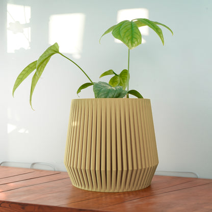 Stratos Modern Plant Pot with Drainage, 3D Printed Planter Pot Unique Modern Ribbed Design, Lightweight Stratos