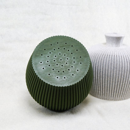 Ribbed Water Bell Thumb Pot