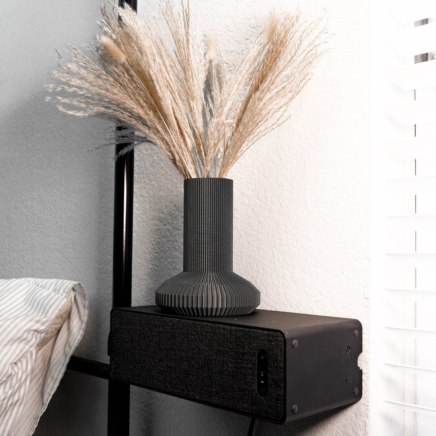 LANCIA Vase - Rosebud HomeGoods Black MODERN HOME GOOD